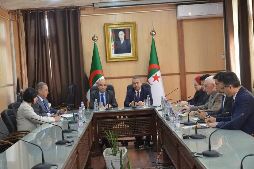 Mr. Sofiane Chaib and the Minister of National Education finalize the launch of the Summer Educational Sections Program for the Algerian community abroad
