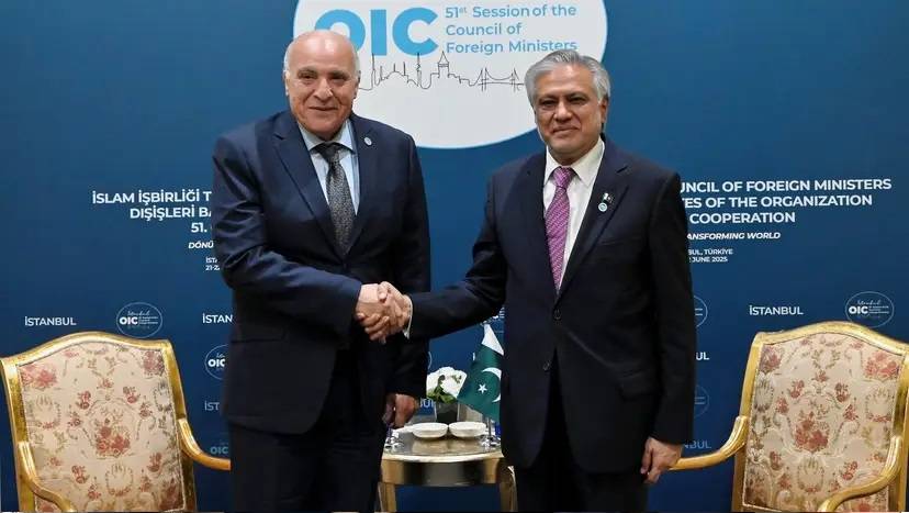 Mr.Attaf holds a bilateral meeting with his Pakistani counterpart